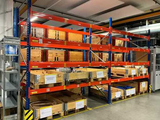 2025 Pallet rack without contents