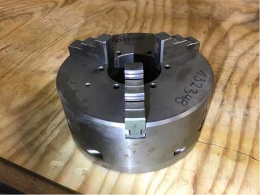 Chuck a tre mascelle