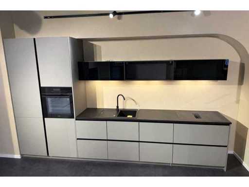 Impuls - Exhibition kitchen with Juno appliances