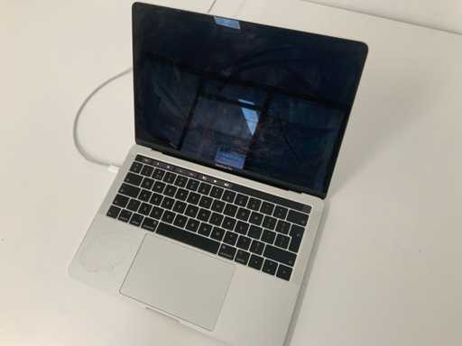 Apple A2159 13-calowy laptop MacBook Pro MUHR2N/A