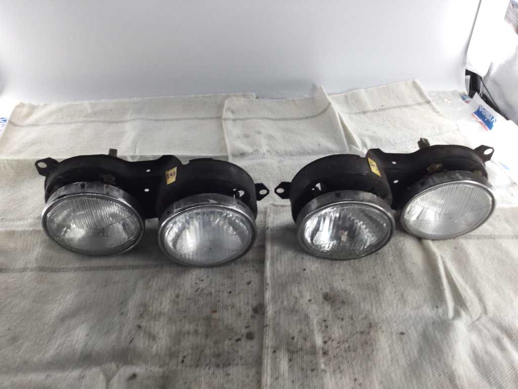 BMW e24 headlights | Troostwijk Auctions