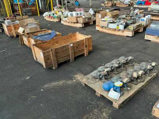 Batch of various parts