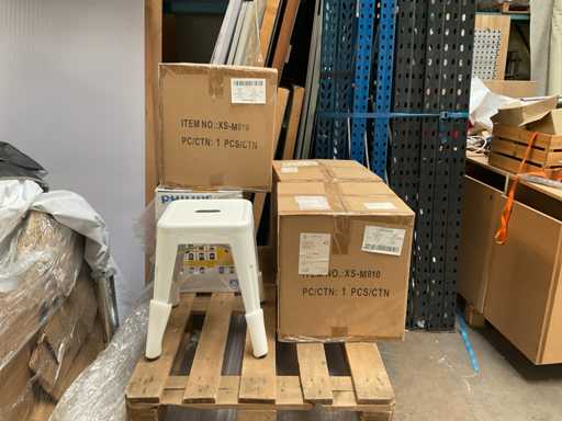 XS M180 Bar Stool & Perfect Draft (5x)