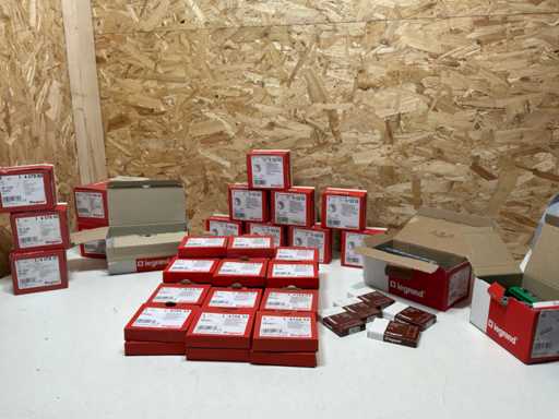 Legrand Partij Overige installatie materialen (94x)