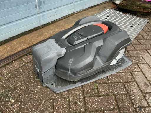 Husqvarna Automower 420 Robotic Lawnmower