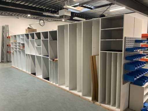 Kvik – Schrankwand 780x56x224 cm