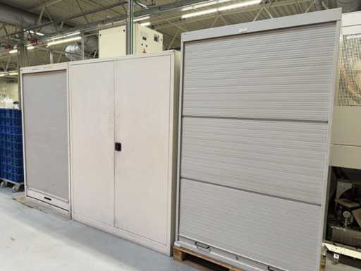   Lot d’armoires d’atelier