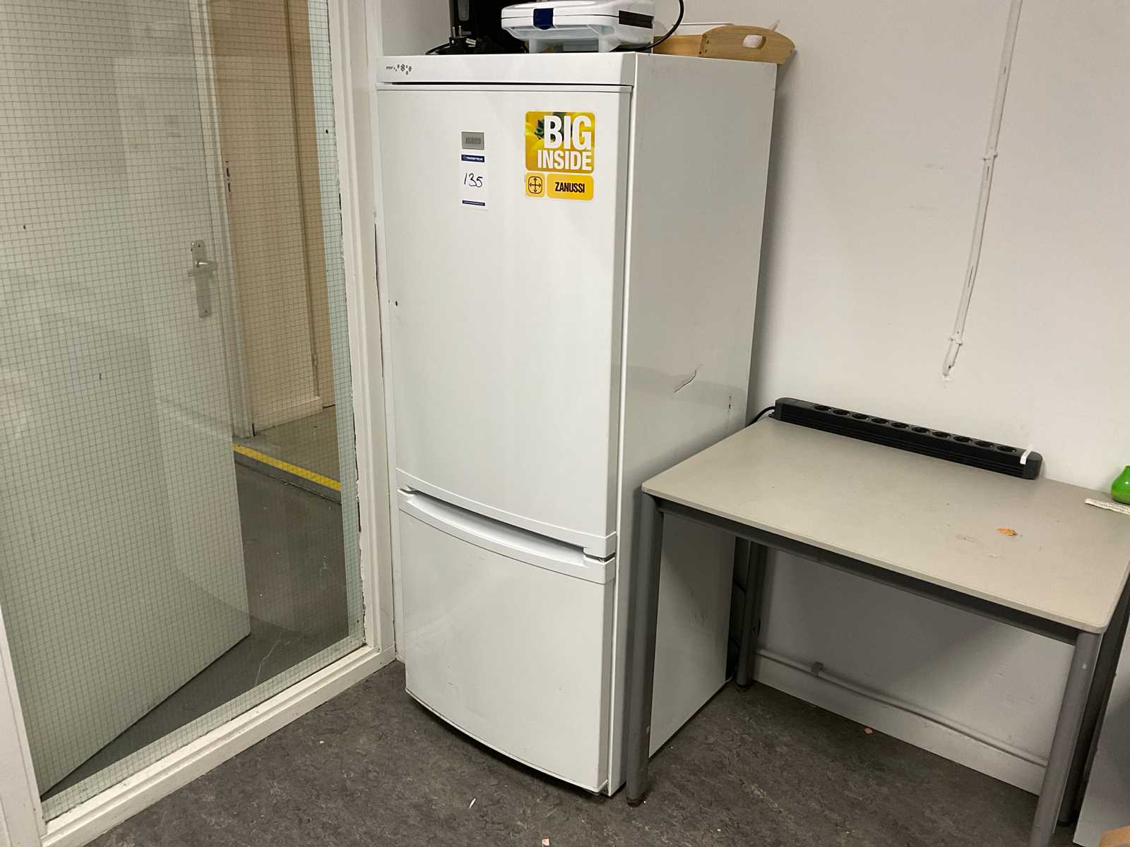 Zanussi side by side deals fridge freezer