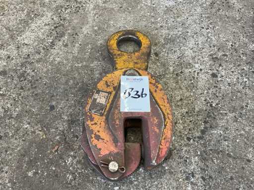 Zacisk do płyty Terriera z 1975 roku