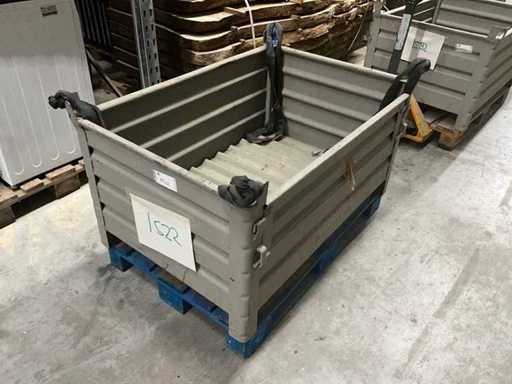 HESON® Stapelbehälter, mit ½ Vollwandklappe, Tragkraft 2.000 kg, BxT 1.200 x 800 mm mit 4 Schlupfen 