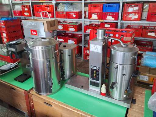   2 machines à café + accessoires