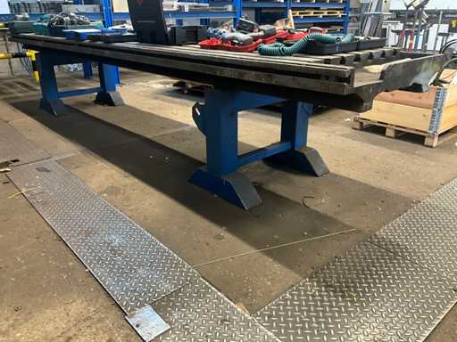 T-slot clamping table