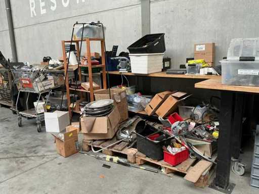 Batch of various car parts