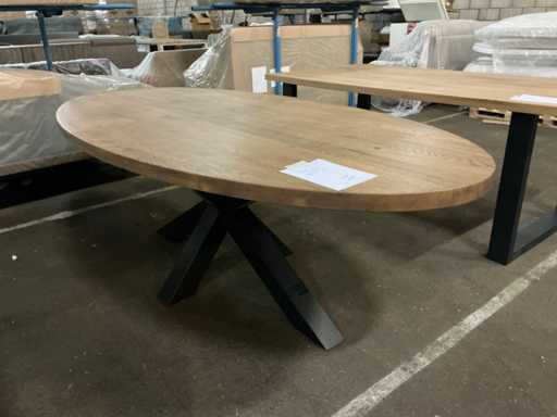 Spider Oval Dining Table