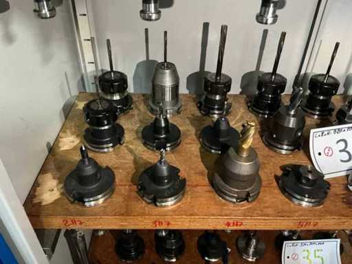 Assortiment van verschillende freesgereedschappen/houders SK40