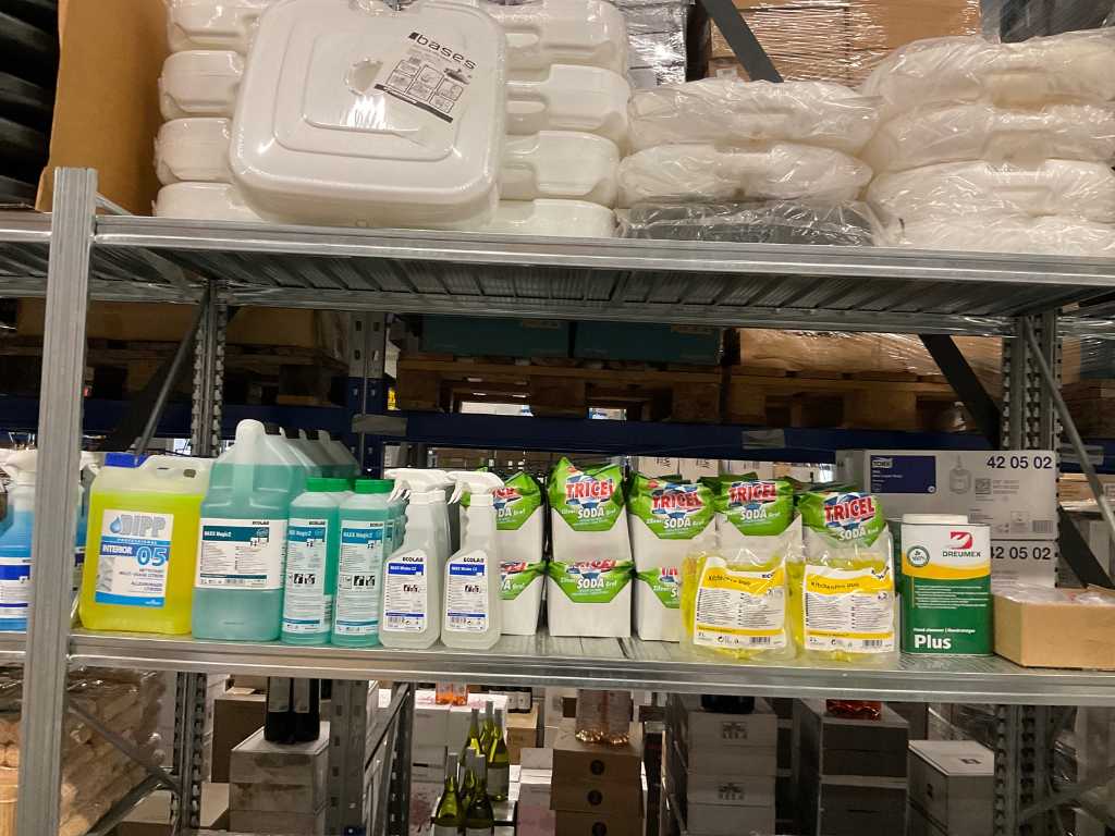 Miscellaneous cleaning products (82x)