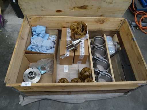 Lot de pièces et accessoires