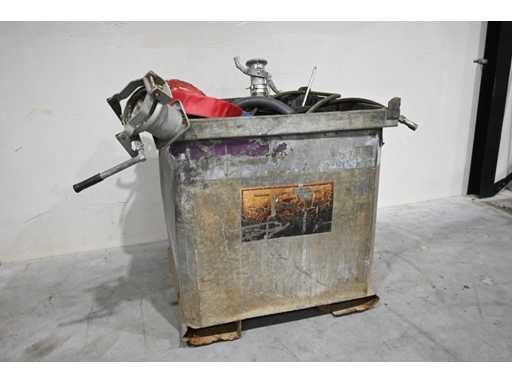 Container galvanizat pentru stivuire, inclusiv diverse furtunuri