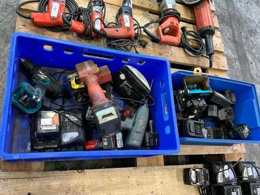 Verschiedene akkulose Werkzeuge