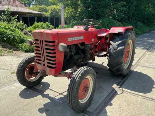 Traktor Mc Cormick D-436 Oldtimer
