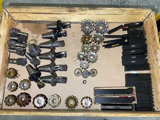 Frezy do frezowania końcowego / stale toczące