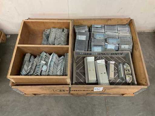 Eine Reihe von Tischecken für Bein/Decke