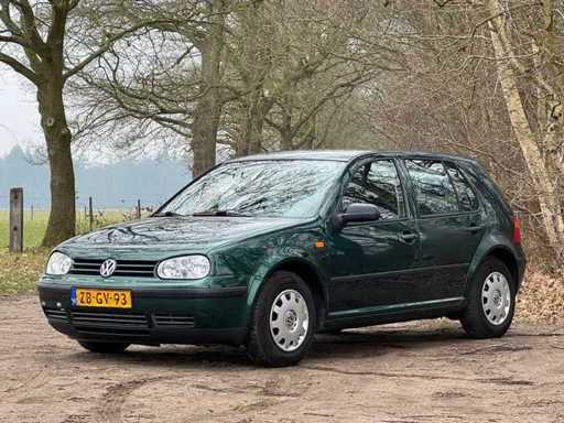 Volkswagen - 1999 - Golf - Automatic - 1.6 - ZB-GV-93