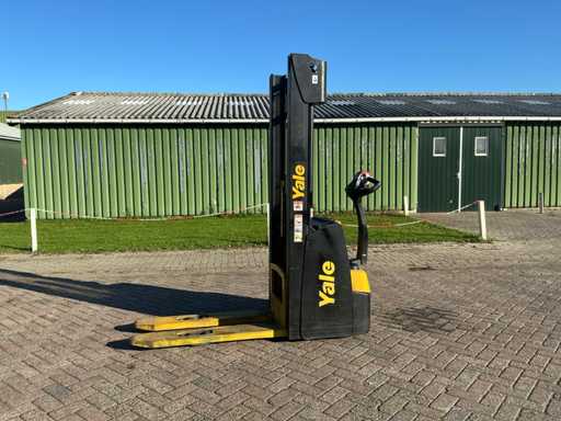 2017 Yale MS10 Stapelaar