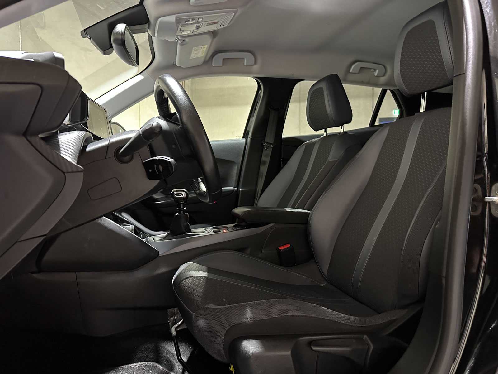 Peugeot 2008 1.2 PureTech Allure 102pk 2021 (Origineel-NL+1e eigenaar), K-010-KV