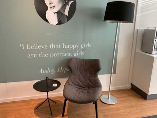 Kartell Fauteuil, bijzettafel en lamp