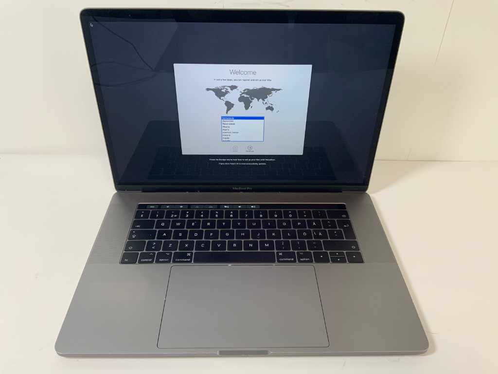 Apple MacBook Pro 15.4