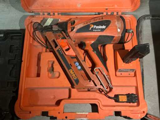 Paslode IM90i Tacker