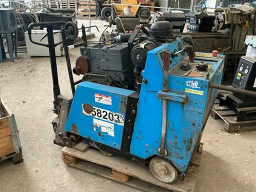 Tyrolit/Diamond Products 2007 Machine à scie à plancher CC3728-6-36