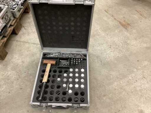 Accessori per travi in alluminio nella custodia