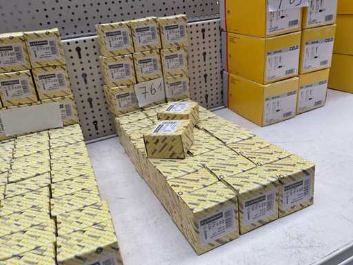 41 dozen met schroeven