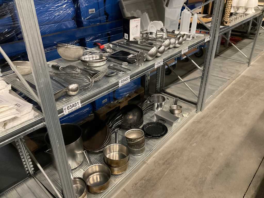 Batch of kitchen utensils and others (98x)
