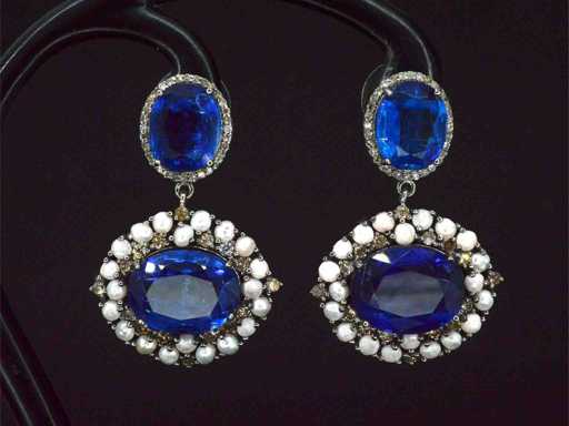Special earrings natural gemstones and diamond