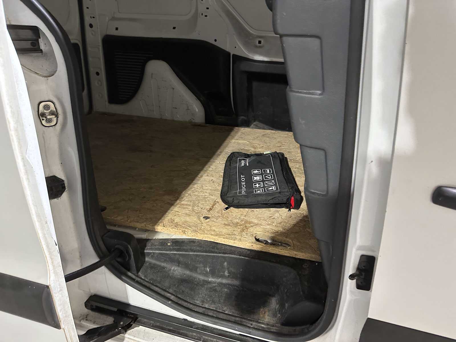 Peugeot Partner 120 1.6 BlueHDi 75 L1 Profit+ 75pk 2018 (Origineel-NL) Bedrijfswagen, V-278-RK