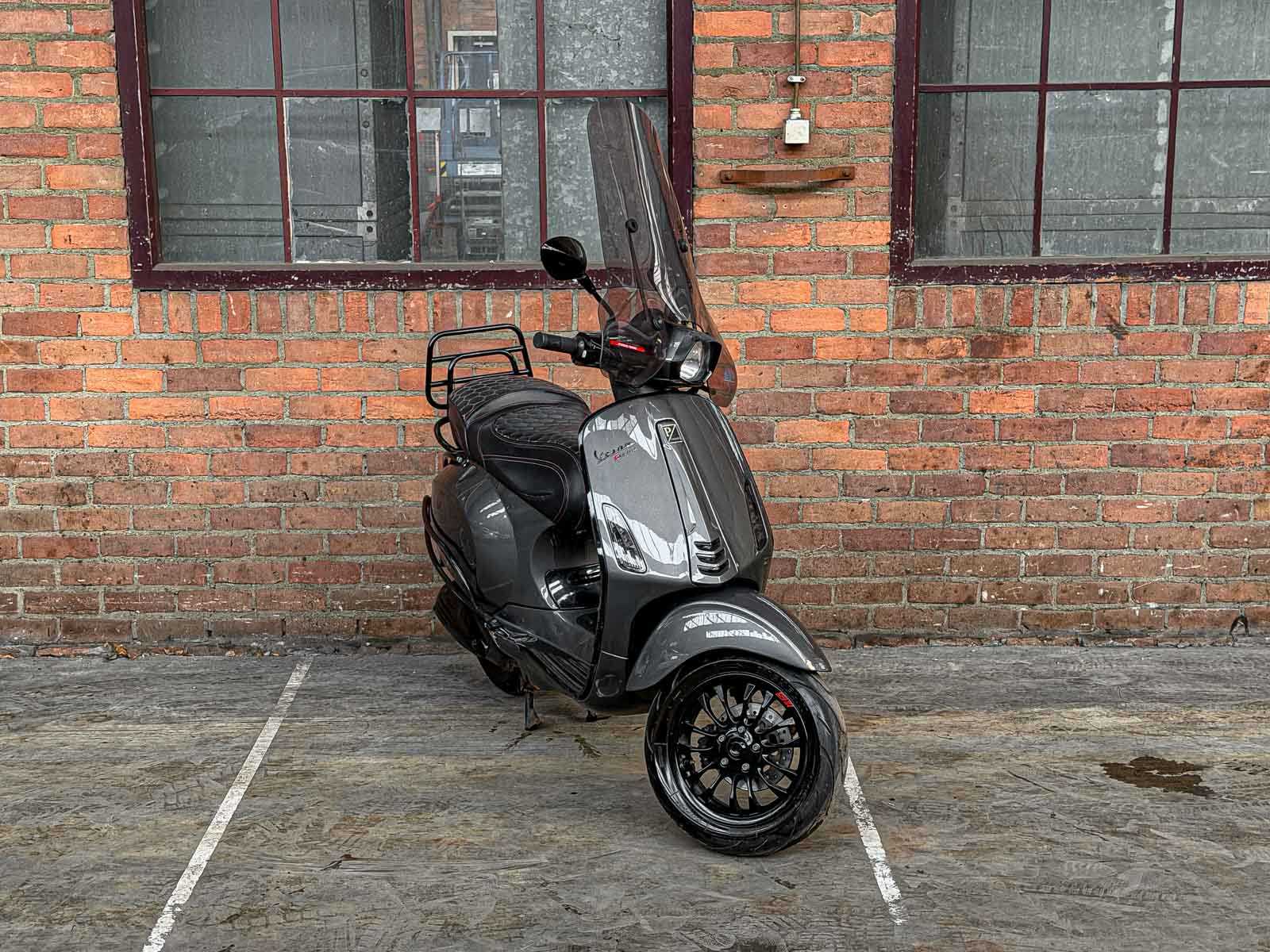 Piaggio Vespa Sprint 4T (CUSTOM) 2016, DGX-82-B Scooter