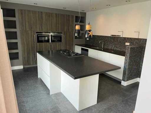 Kuchnia z urządzeniami AGD