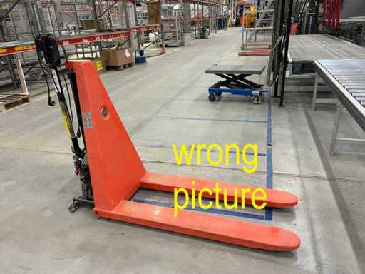 Convoyeur dans la salle de laque