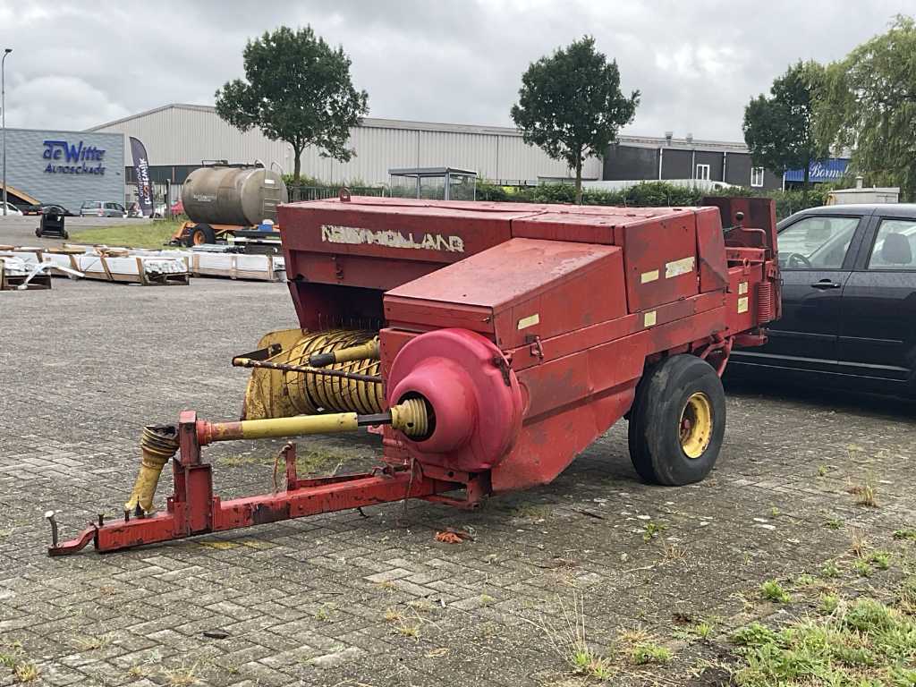 New Holland 376 kleine balen pers