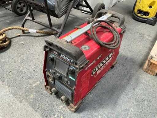 Lincoln Electric 200 C Speedtec Welding Machine