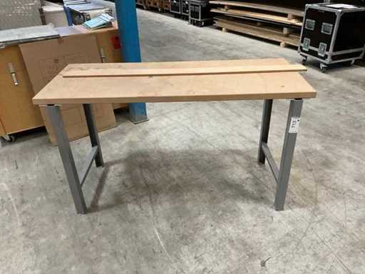 Banco de trabajo de 150x60 en buen estado