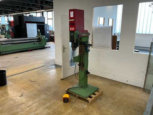 1995 VTS 300-4/100.10 Stud welding machine