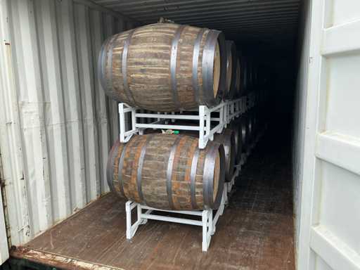 Single Grain Whisky (17 barrels, 3,830 litres, aged for 4 years)