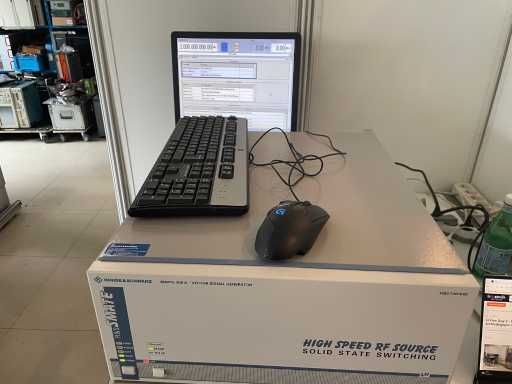 ROHDE & SCHWARZ - SMATE 200 A - Signal Generator