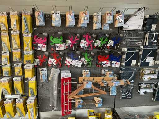 Partij kapstokken deels inox