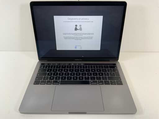 Apple MacBook Pro 13,3", Core™ i7 8. generacji, 16 GB RAM, laptop NVMe 500 GB