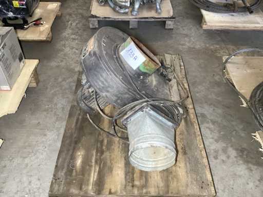 Axial vacuum cleaner